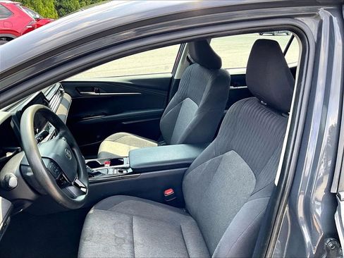 Used 2025 Toyota Camry LE FWD image 10