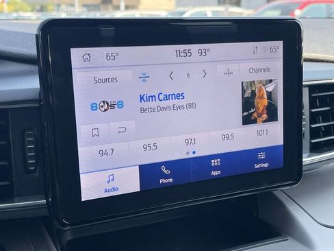 Used 2023 Ford Explorer XLT w/ Equipment Group 202A AWD/4WD image 29