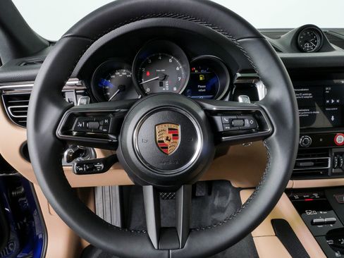 New 2026 Porsche Macan AWD/4WD image 9