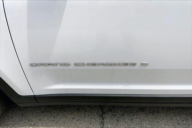 New 2026 Jeep Grand Cherokee Limited w/ Luxury Tech Group II AWD/4WD image 46