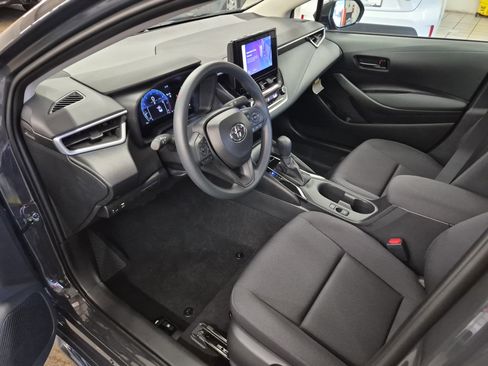 Used 2026 Toyota Corolla LE FWD image 12