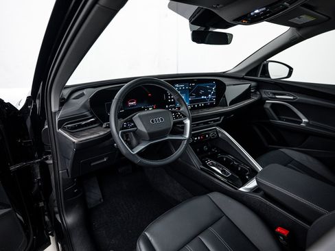 Certified 2025 Audi Q5 Premium w/ Convenience Package image 10