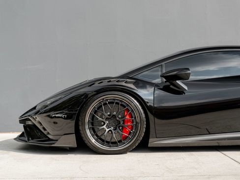Used 2024 Lamborghini Huracan Tecnica image 16