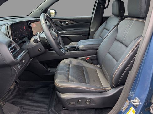 Used 2026 Chevrolet Traverse High Country w/ LPO, Floor Liner Package FWD image 10