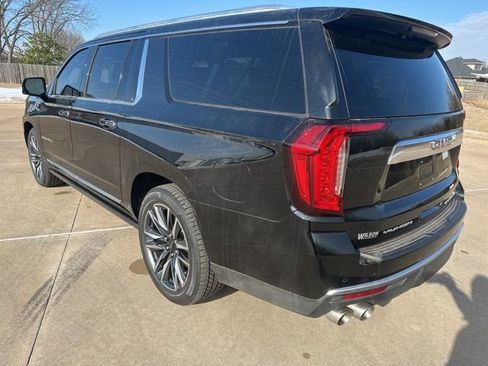 Used 2022 GMC Yukon XL Denali w/ Denali Ultimate Package image 3