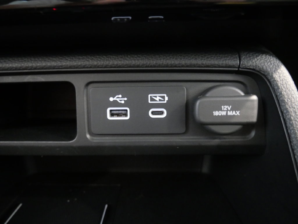 Used 2025 Honda Pilot Touring image 24