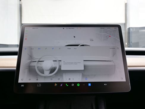 Used 2023 Tesla Model 3 Standard Range image 19