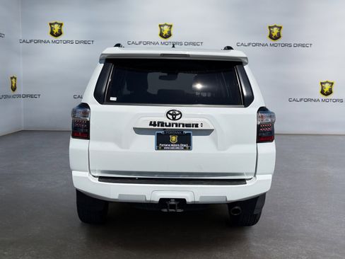 Used 2022 Toyota 4Runner SR5 RWD image 4