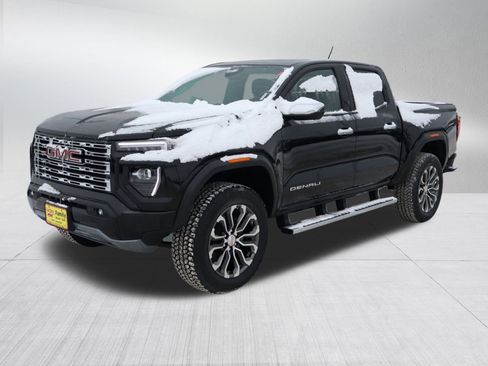 New 2026 GMC Canyon Denali image 3