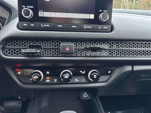 Certified 2025 Honda HR-V Sport image 21