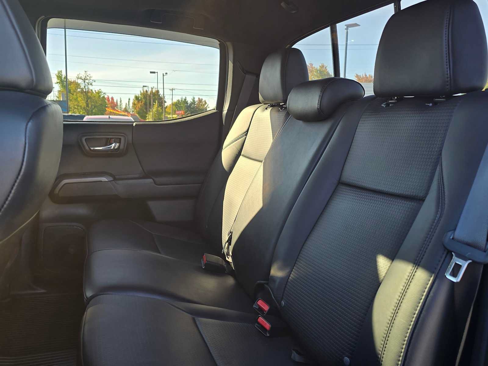 Certified 2019 Toyota Tacoma TRD Sport AWD/4WD image 18