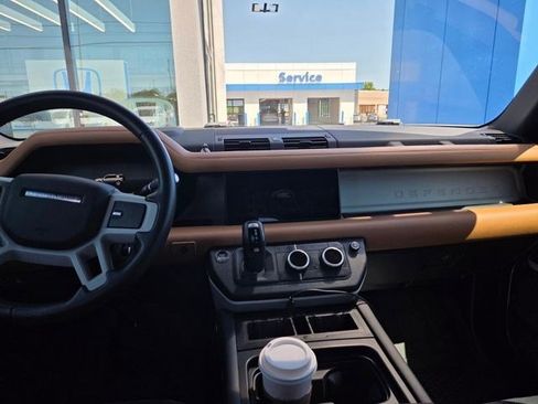 Used 2024 Land Rover Defender 110 X-Dynamic SE image 11