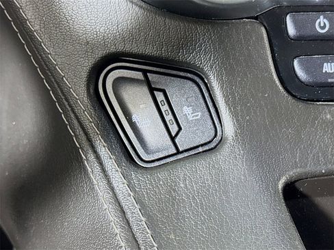 Used 2017 Chevrolet Suburban LT image 19