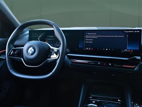 Used 2025 BMW 530i RWD image 46