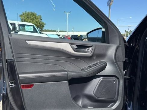 Used 2022 Ford Escape SE w/ Convenience Package image 6