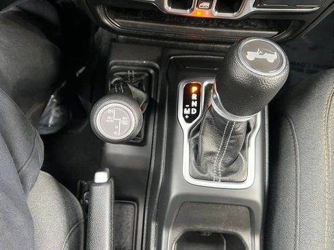 Used 2024 Jeep Wrangler Unlimited w/ Technology Group image 28