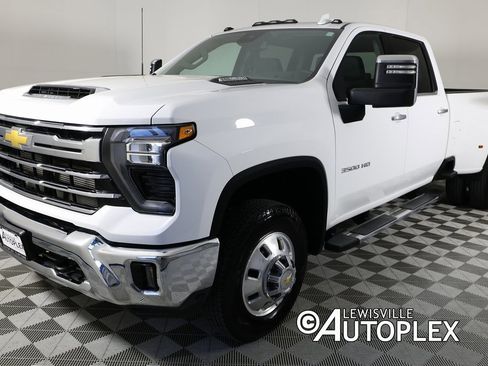 Used 2025 Chevrolet Silverado 3500 LTZ image 11