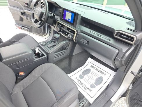 Certified 2025 Toyota Tacoma SR AWD/4WD image 18