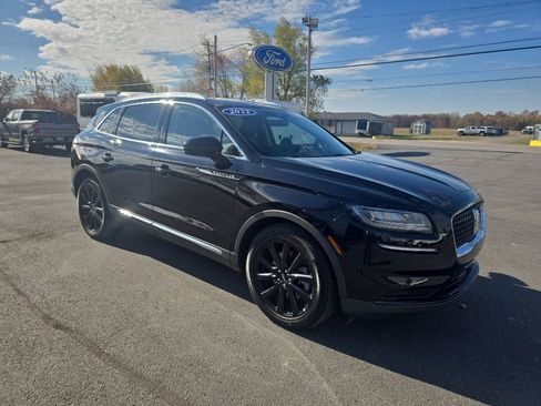 Used 2022 Lincoln Nautilus Reserve w/ Equipment Group 201A image 4