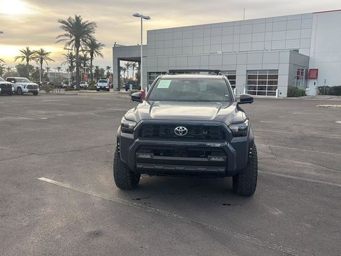 Used 2025 Toyota 4Runner TRD Off-Road image 2
