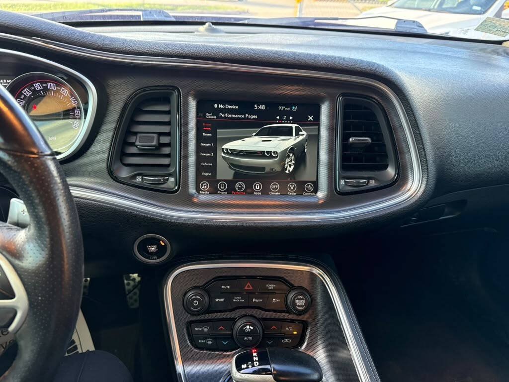 Used 2017 Dodge Challenger R/T Scat Pack w/ Leather Interior Group RWD image 34