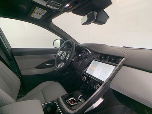 Certified 2024 Jaguar E-PACE R-Dynamic SE image 36