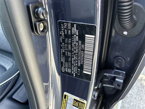 New 2025 Hyundai Venue Limited image 32