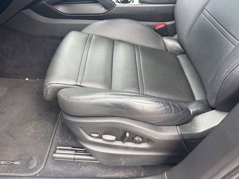 Used 2023 Porsche Cayenne S Platinum image 17