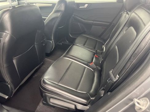 Used 2022 Ford Escape SEL image 11