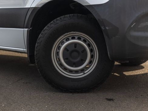 Used 2019 Freightliner Sprinter 3500 image 4