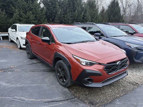 Used 2024 Subaru Crosstrek 2.0i image 2