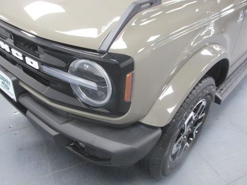 Used 2025 Ford Bronco Outer Banks AWD/4WD image 9