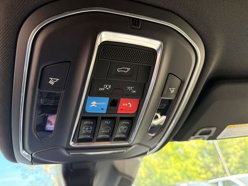 New 2027 Jeep Grand Cherokee Limited AWD/4WD image 20