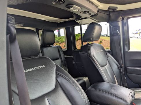 Used 2017 Jeep Wrangler Unlimited Rubicon w/ Max Tow Package AWD/4WD image 24