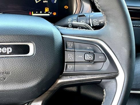 Used 2024 Jeep Grand Cherokee Limited AWD/4WD image 25