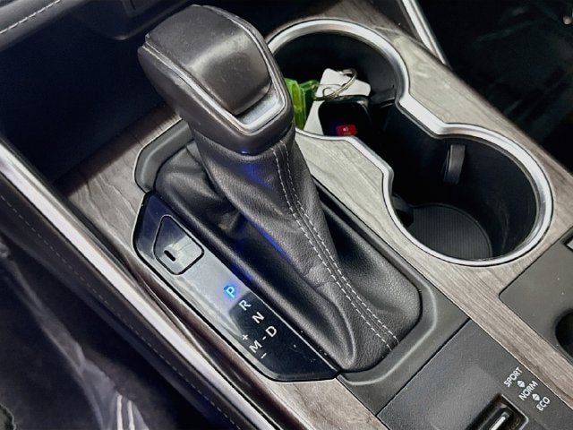 Used 2023 Toyota Highlander Platinum FWD image 16