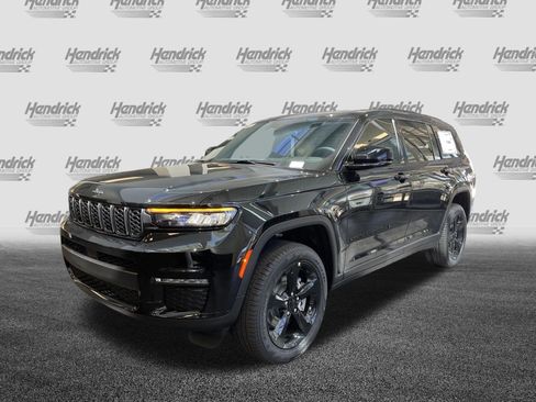 Certified 2025 Jeep Grand Cherokee L Limited w/ Black Appearance Package RWD image 5