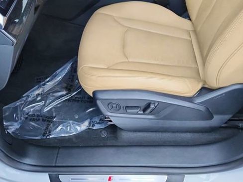 Used 2021 Audi Q8 Prestige w/ Prestige Package image 33