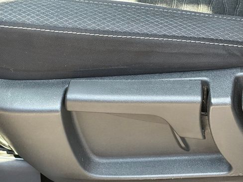 Used 2022 Nissan Pathfinder S FWD image 5