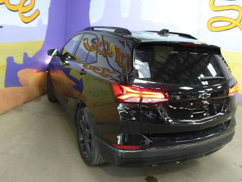 Used 2022 Chevrolet Equinox RS w/ LPO, Floor Liner Package FWD image 6
