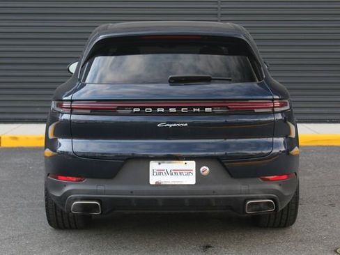 Certified 2025 Porsche Cayenne image 7