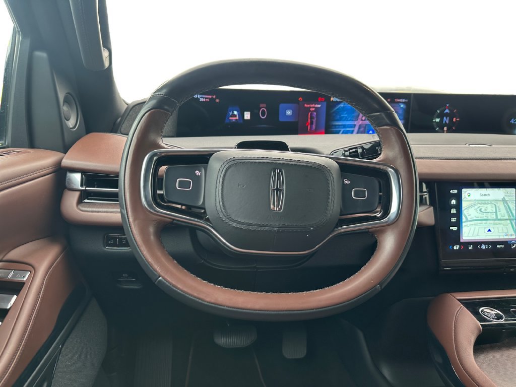 Used 2025 Lincoln Navigator Reserve AWD/4WD image 18