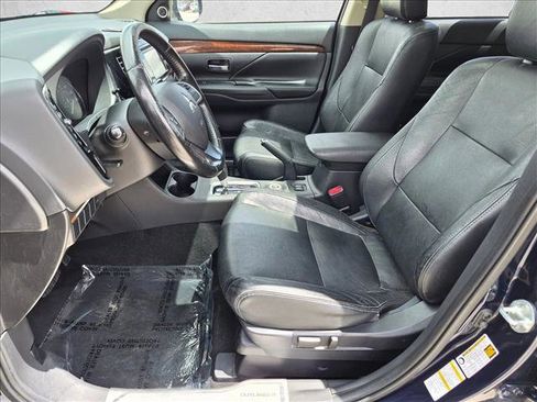 Used 2015 Mitsubishi Outlander SE AWD/4WD image 17