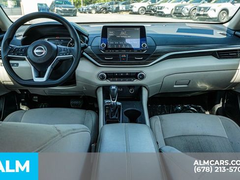 Used 2025 Nissan Altima 2.5 SV FWD image 24
