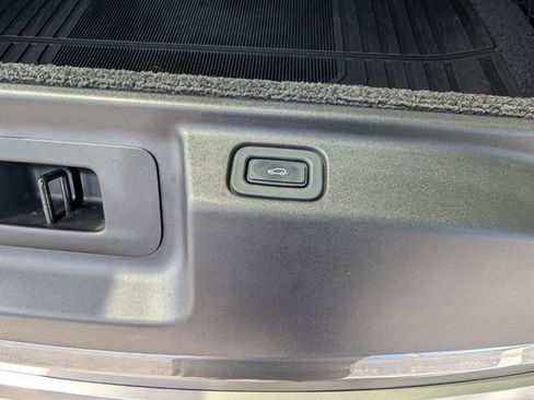 Used 2023 Land Rover Range Rover SE AWD/4WD image 17