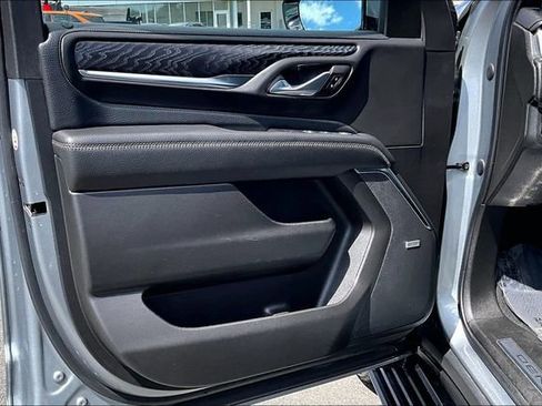 Used 2023 GMC Yukon Denali AWD/4WD image 17