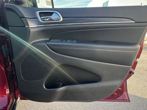 Used 2019 Jeep Grand Cherokee Limited w/ Luxury Group II image 12