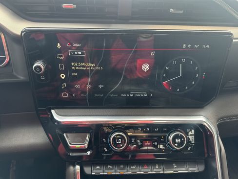 Certified 2025 GMC Sierra 1500 Denali w/ Denali Reserve Package AWD/4WD image 16