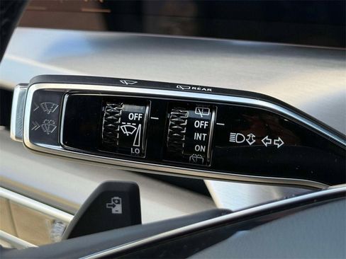 New 2026 Cadillac Vistiq Luxury image 19