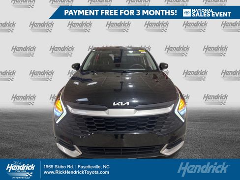 Used 2023 Kia Sportage LX FWD image 1